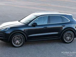 Blauw, metallic lak Gebruikt 2021 Porsche Cayenne SUV | € 75.950 (Eerlijke prijs)
