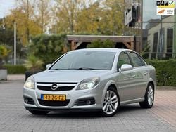 Grijs Gebruikt 2008 Opel Vectra GTS Excellence Hatchback | € 3.750 (Eerlijke prijs)