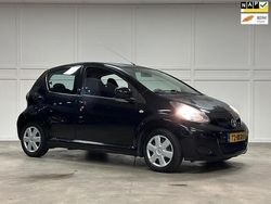 Zwart Gebruikt 2011 Toyota Aygo Comfort Hatchback | € 3.950 (Eerlijke prijs)