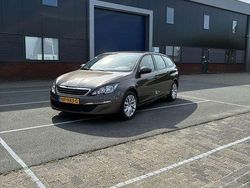 Grijs Gebruikt 2016 Peugeot 308 MPV | € 7.500 (Eerlijke prijs)
