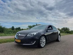 Zwart Gebruikt 2014 Opel Insignia Cosmo Hatchback | € 12.950 (Eerlijke prijs)