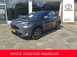 Grijs Gebruikt 2022 Toyota Yaris MPV | € 26.950