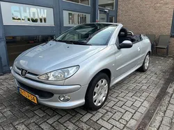Grijs Gebruikt 2005 Peugeot 206 CC Cabriolet | € 1.950 (Eerlijke prijs)