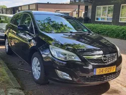 Zwart Gebruikt 2011 Opel Astra Cosmo Stationwagen | € 4.500 (Iets duurder)