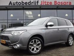 Grijs, metallic lak Gebruikt 2014 Mitsubishi Outlander Edition SUV | € 11.950 (Goede deal)