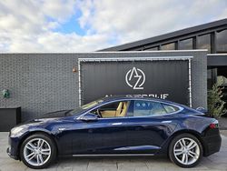 Blauw Gebruikt 2014 Tesla Model S Hatchback | € 16.950 (Eerlijke prijs)