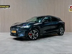 Grijs, metallic lak Gebruikt 2022 Ford Mustang Mach-E Premium SUV | € 37.500
