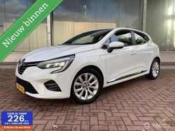 Wit Gebruikt 2022 Renault Clio V Intens Hatchback | € 12.950 (Goede deal)
