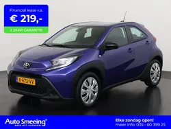 Blauw Gebruikt 2024 Toyota Aygo Play Hatchback | € 17.495 (Eerlijke prijs)
