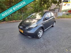 Grijs Gebruikt 2007 Toyota Aygo Hatchback | € 1.899 (Eerlijke prijs)