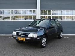 Groen, metallic lak Gebruikt 1997 Peugeot 205 Hatchback | € 3.950