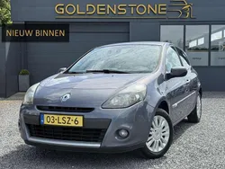 Blauw, metallic lak Gebruikt 2010 Renault Clio II Collection Hatchback | € 2.949 (Eerlijke prijs)