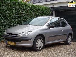 Grijs Gebruikt 2004 Peugeot 206 Hatchback | € 750 (Goede deal)