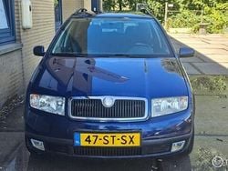 Blauw Gebruikt 2006 Skoda Fabia Hatchback | € 999 (Eerlijke prijs)