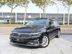 Zwart Gebruikt 2022 VW Passat GTE Stationwagen | € 22.950 (Goede deal)