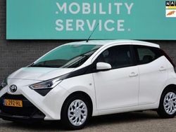 Wit Gebruikt 2021 Toyota Aygo X-play Hatchback | € 12.664 (Eerlijke prijs)