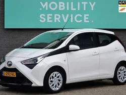 Wit Gebruikt 2021 Toyota Aygo X-play Hatchback | € 12.664 (Eerlijke prijs)