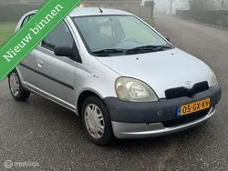 Grijs Gebruikt 2001 Toyota Yaris Hatchback | € 1.790 (Eerlijke prijs)