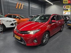 Rood Gebruikt 2015 Toyota Auris Touring Sports Stationwagen | € 13.995 (Eerlijke prijs)