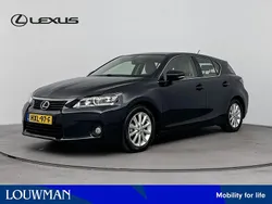 Deep blue metallic (donker blauw metallic) Gebruikt 2011 Lexus CT200h Business Edition Hatchback | € 13.945 (Duur)