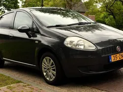 Grijs Gebruikt 2008 Fiat Grande Punto Dynamic Hatchback | € 2.650 (Eerlijke prijs)