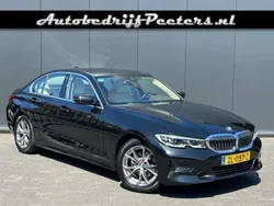Zwart Gebruikt 2019 BMW 320 Sport Line Sedan | € 26.950 (Eerlijke prijs)