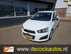 Wit, metallic lak Gebruikt 2012 Chevrolet Aveo LS Hatchback | € 3.440 (Eerlijke prijs)