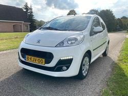 Wit Gebruikt 2013 Peugeot 107 Active Hatchback | € 3.199 (Eerlijke prijs)
