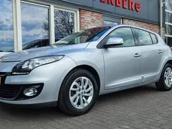 Grijs, metallic lak Gebruikt 2014 Renault Mégane III Collection Hatchback | € 6.450 (Eerlijke prijs)