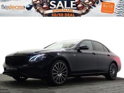 Zwart, metallic lak Gebruikt 2016 Mercedes E220 AMG line Sedan | € 29.900 (Eerlijke prijs)
