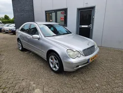 Grijs Gebruikt 2004 Mercedes C220 Avantgarde Sedan | € 2.450 (Eerlijke prijs)