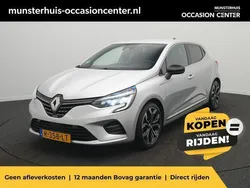 Grijs metallic Gebruikt 2022 Renault Clio V Techno Hatchback | € 18.750 (Eerlijke prijs)