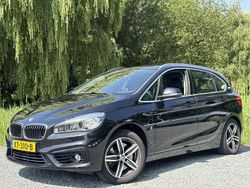 Zwart, metallic lak Gebruikt 2016 BMW 225 Active Tourer iPerformance MPV | € 11.445 (Eerlijke prijs)