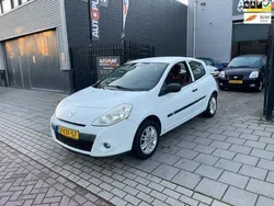 Wit, metallic lak Gebruikt 2011 Renault Clio II Hatchback | € 1.499 (Goede deal)