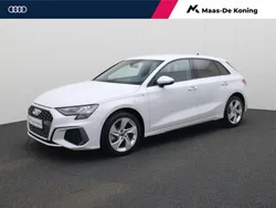 Wit Gebruikt 2023 Audi A3 Sportback e-tron S-Line Sedan | € 32.940 (Super prijs)