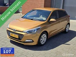 Oranje Gebruikt 2015 Hyundai i20 Hatchback | € 6.495 (Eerlijke prijs)