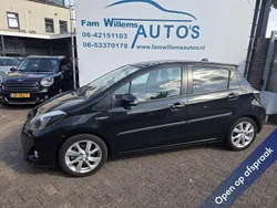 Zwart, metallic lak Gebruikt 2012 Toyota Yaris Hybrid Hatchback | € 6.996 (Iets duurder)