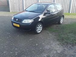Zwart Gebruikt 2005 Fiat Punto Young Hatchback | € 1.499 (Eerlijke prijs)