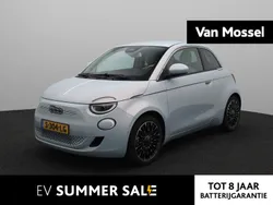 Blauw Gebruikt 2023 Fiat 500e La Prima Hatchback | € 21.440 (Goede deal)
