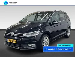 Zwart, metallic lak Gebruikt 2015 VW Touran Highline MPV | € 17.945 (Eerlijke prijs)
