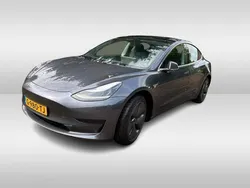 Grijs Gebruikt 2019 Tesla Model 3 Standard Range Sedan | € 18.999 (Eerlijke prijs)