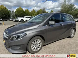 Grijs Gebruikt 2015 Mercedes B180 Ambition MPV | € 13.985 (Eerlijke prijs)