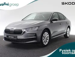Grijs Gebruikt 2024 Skoda Octavia First Edition Hatchback | € 36.950 (Duur)