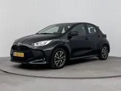 Zwart metallic Gebruikt 2020 Toyota Yaris Hatchback | € 20.495 (Eerlijke prijs)