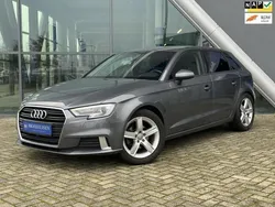 Grijs, metallic lak Gebruikt 2018 Audi A3 Sportback Design Hatchback | € 15.950 (Super prijs)