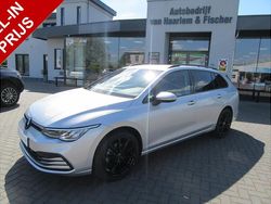Zilver Gebruikt 2022 VW Golf VIII Life Stationwagen | € 24.990 (Eerlijke prijs)