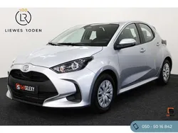Grijs, metallic lak Gebruikt 2025 Toyota Yaris Hybrid Comfort Hatchback | € 26.950 (Iets duurder)