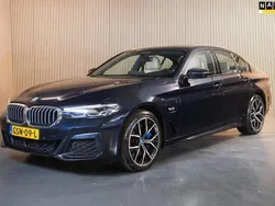 Zwart Gebruikt 2021 BMW 545e Executive Sedan | € 46.950 (Super prijs)