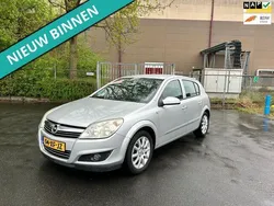 Grijs, metallic lak Gebruikt 2007 Opel Astra Hatchback | € 1.599 (Goede deal)