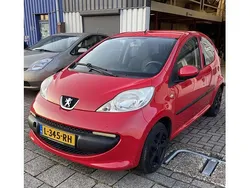 Rood Gebruikt 2008 Peugeot 107 Hatchback | € 2.000 (Goede deal)